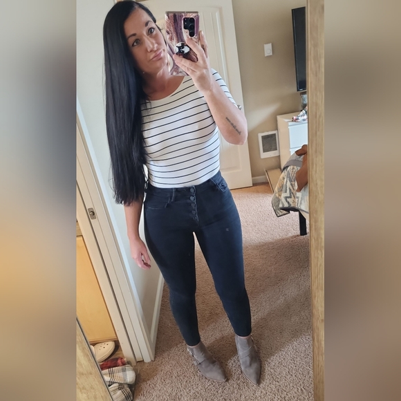 Hidden Taylor High Waisted Black Skinny Jeans 26 Exposed Buttons - Picture 9 of 16